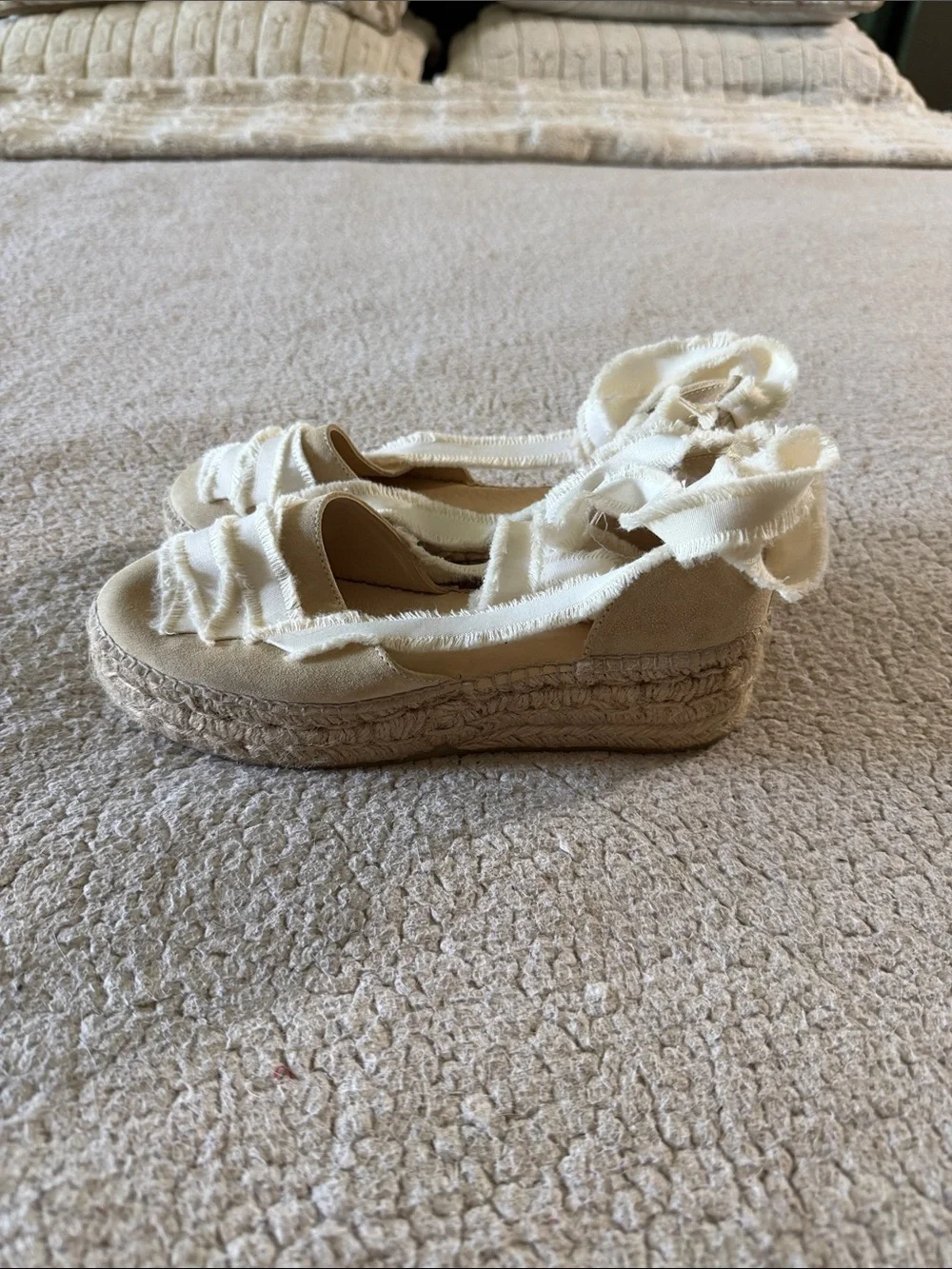 FREE PEOPLE DESTINO ESPADRILLE PLATFORMS IN ECRU Size 39/8.5